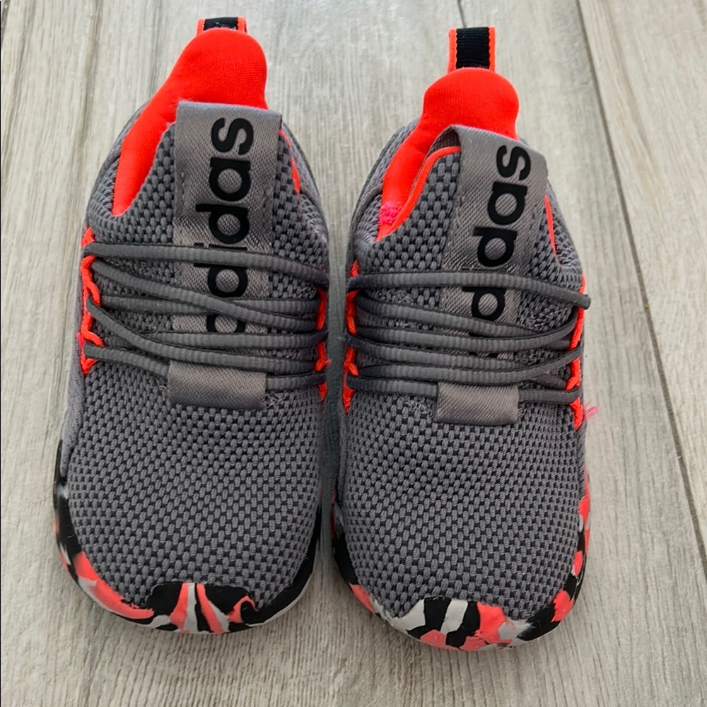 Adidas Kids sneakers slip on